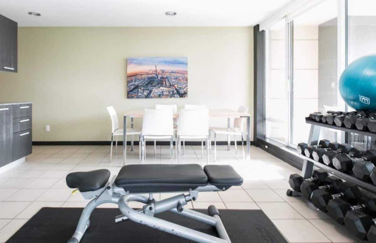 Waterfalls Hotel - Suite In Falls Downtown With Pool Victoria Esterno foto